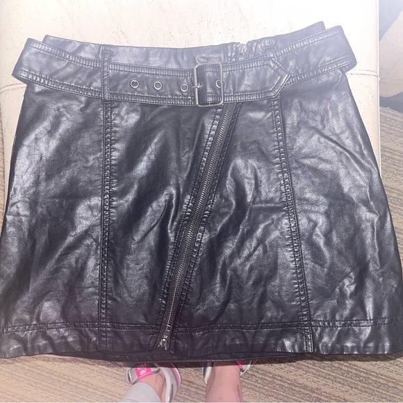 Free People Black “Feeling Fresh” Faux Leather Mini Skirt NWOT - Picture 7 of 7